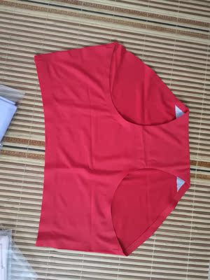 每一条都是分开独立包装的,特别轻薄柔软,不过红色有点点脱色,介意的可以买别的颜色 每一条都是分开独立包装的,特别轻薄柔软,不过红色有点点脱色,介意的可以买别的颜色