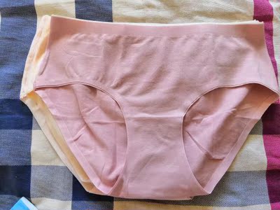 裤裤棉质还好，就是做工一般，同一码数，大小不一，同是xxl码，结果三个大小，洗过了，没有褪色缩水。 裤裤棉质还好，就是做工一般，同一码数，大小不一，同是xxl码，结果三个大小，洗过了，没有褪色缩水。 裤裤棉质还好，就是做工一般，同一码数，大小不一，同是xxl码，结果三个大小，洗过了，没有褪色缩水。