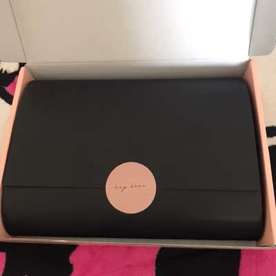 太喜欢了，就好像收到了一份礼物，穿着也很舒服，很精致，赞👍