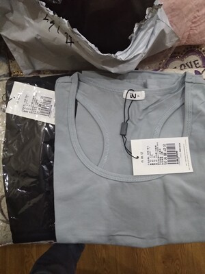 宝贝收到了,客服推荐的码数刚好,洗了也没有掉色,很满意,买了两件换着穿 宝贝收到了,客服推荐的码数刚好,洗了也没有掉色,很满意,买了两件换着穿