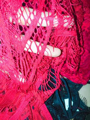 发货很快，包装完好，质量很好哦，穿得很舒服，很满意也很喜欢！