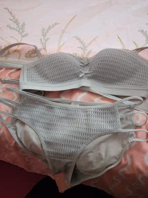 很舒服,不会勒,适合胸小的我😂 很舒服,不会勒,适合胸小的我😂