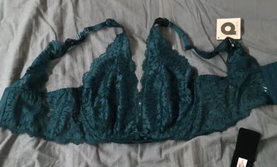 超级超级超级舒服 这个码数正好！买到适合自己码数有不勒的内心太难了 真的超级喜欢