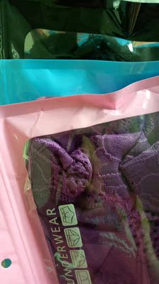 货到了,拆开看了下,挺好的。颜色很正,没毛病 货到了,拆开看了下,挺好的。颜色很正,没毛病