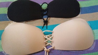 真的很不错的 ，完全没有痕迹 ，很服帖。超级聚拢，硅胶摸着也很舒服。没有掉，粘度好强特此推荐 准备过几天出去旅游接着穿。触感也很舒服，没有异味，材质很赞！比那种普通的效果好太多了！超值了。实在是太贴心了，好棒！这种产品真心好，以后有需要必须回购啊，太值了