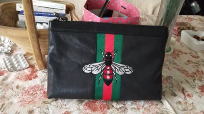 【揭秘】菲卡奴男包怎么样，质量很差是真的吗