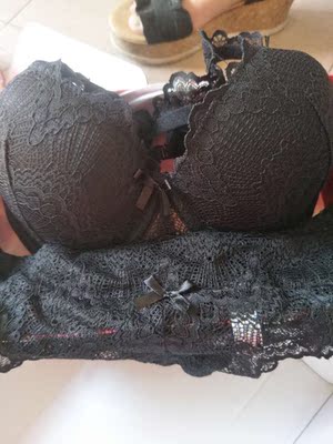 宝贝收到了！是我喜欢的款式！聚拢还有点小性感！超级喜欢