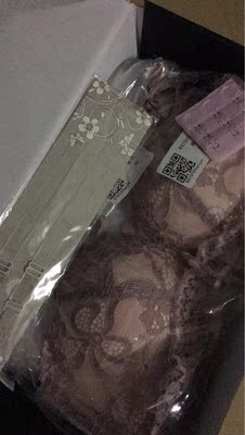 特意穿了几次才评价的。好看不勒肩膀,不错! 特意穿了几次才评价的。好看不勒肩膀,不错!