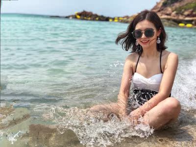 买来送给朋友的，朋友刚好出去玩穿上了，朋友说质量真心的好，自己准备也买一套