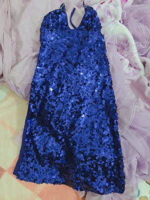 裙子实物和图片一样漂亮，无色差。款式也很美...