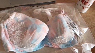 和之前买的那个差不多，有配套的胖次很好看