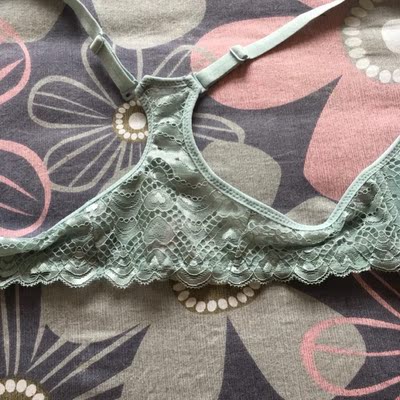 前扣文胸，穿着舒服，重点是不掉肩，聚拢效果好，会再回购。