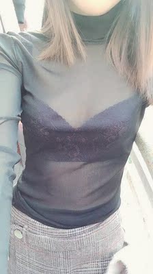 衣服很性感，但是手感很好，很显身材，还是有领子的，冬天穿也阔以，性感，有女人味～不错哦！