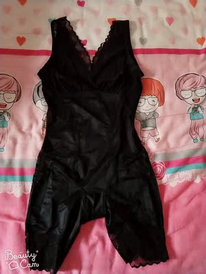 和微商价格相差很多 好奇买来试试  居然跟舅妈买的正品一模一样  她看到后郁闷得很 😂😂😂😂