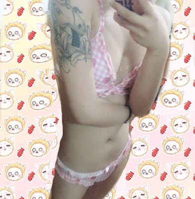 不得不说，这大概是我买的最萌的一套内衣了，无钢圈真的很舒服，除了没有胸，其他都很棒！萌萌哒的妹子赶紧入手吧，这么萌，我感觉胸什么的都无所谓了