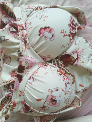 材质不错，很适合这个年纪穿，很满意，还没试，穿了再来说感受