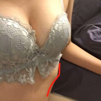 超级喜欢她家的内衣噢～非常好看 设计也很美 可以当平胸也可以聚拢 大爱～