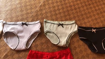 质量好，已经下水洗了，没变形不掉色，还送了一条蕾丝的红内裤，物超所值