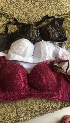 胸衣收到了，买了三件，聚拢都还行，就是黑色的那件穿着不太舒服，银灰色的最好，红色显老气，黑色的比其他两件的码子感觉大一些