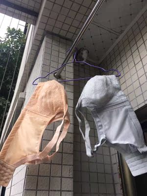 宝贝收到了，摸着非常柔软，我感觉质量真的很好，穿上去没有压迫感，包裹着胸部胸型也好看，薄款又不会太闷热，穿衣最合适了不会凸显的胸大！网购了几次买内衣这次最满意，价格合适穿着合适又舒服，真心不错，后面有需要再来。