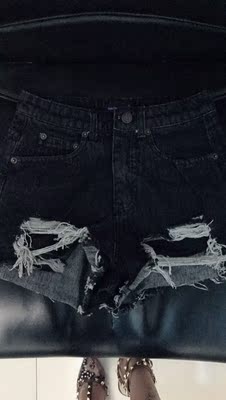 尺码标准，颜色正，质量做工都很好！