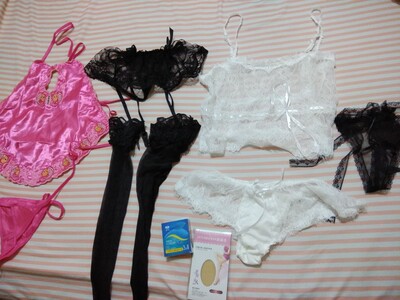 一起4件，粉色超级可爱性感，感谢店主赠送的tt还有短袜