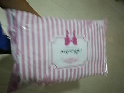 包装很完整  就是有两个小扣木有到好  总体来说还是好的