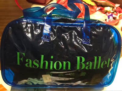 618活动买的，泳衣是有钢圈的。客服推荐的，裤子码会偏小一点，懒得换，激励自己减肥，还没下水游，具体等用过再追评。