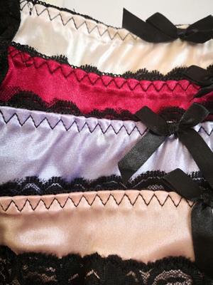 很喜欢 这次是回购 低腰的穿起来很舒服 最爱蕾丝 客服很热心 快递也给力 很喜欢 这次是回购 低腰的穿起来很舒服 最爱蕾丝 客服很热心 快递也给力