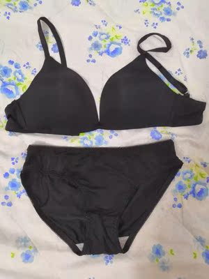 老客户了  宝贝很好 死了以后 非常喜欢  比基尼款式的 非常漂亮 质量也没得说  物美价廉