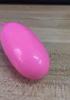 昨晚穿那珍珠按摩裤配套这个蛋蛋，不要太性福了，都喷了，姐妹们早买早性福哦