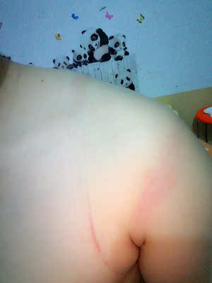 必须差评啊，穿了一下午，大家自己看! 以前都是穿爱慕，舒适美观，看来以后，还是不要瞎尝试品牌了! 快递非常快!服务态度好!大热天的，快递小哥辛苦了!