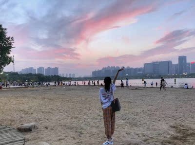 很好  我为什么喜欢在京东买东西，因为今天买明天就可以送到。我为什么每个商品的评价都一样，因为在京东买的东西太多太多了，导致积累了很多未评价的订单，所以我统一用段话作为评价内容。京东购物这么久，有买到很好的产品，也有买到比较坑的产品，如果我用这段话来评价，说明这款产品没问题，至少85分以上，而比较垃圾的产品，我绝对不会偷懒到复制粘贴评价，我绝对会用心的差评，这样其他消费者在购买的时候会作为参考，会影响该商品销量，而商家也会因此改进商品质量。