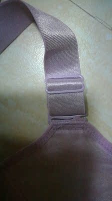 宝贝收到了，杯很大。就是很奇葩，带子超宽啊！第一次穿这么宽的内内，也不知道做这胸照的人是怎么想的。明天洗过了穿穿就知道答案了！质量还行，值这个价。