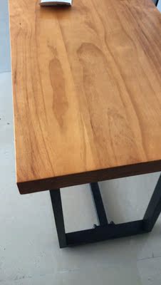 非常棒哦,这个小孩子可以做作业,也可以泡茶喝桌子五公分厚很好。 非常棒哦,这个小孩子可以做作业,也可以泡茶喝桌子五公分厚很好。