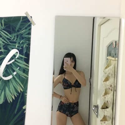 泳衣感觉不错，非常聚拢，与商家描述一致，客服态度很好，物流也很快，非常满意！