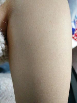 挺棒的脱毛膏，对皮肤没有刺激，比较温和，脱毛膏使用方法也简单方便，脱的比较干净，还有淡淡的香味。价格也比较的实惠，对于我们这么爱美的人来说真的是给了很大的帮助，很满意。