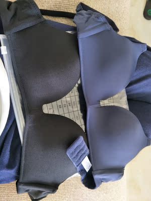 宝贝收到了，挺轻薄的，面料滑滑的，还不错，