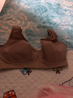 优点大胸福音,缺点价格太贵!胸大也不是什么好事,内衣都要穿不起了,哈哈哈!无海绵,超级薄,只有2层布,后面的评论是凑字数的!终于收到我需要的宝贝了,东西很好,价美物廉,谢谢掌柜的!说实在,这是我淘宝购物来让我最满意的一次购物。无论是掌柜的态度还是对物品,我都非常满意的。掌柜态度很专业热情,有问必答,回复也很快,我问了不少问题,他都不觉得烦,都会认真回答我,这点我向掌柜表示由衷的敬意,这样的好掌柜可不多。再说宝贝,正是我需要的,收到的时候包装完整,打开后让我惊喜的是,宝贝比我想象中的还要好!不得不得竖起大拇指。下次需要的时候我还会再来的,到时候麻烦掌柜给个优惠哦! 优点大胸福音,缺点价格太贵!胸大也不是什么好事,内衣都要穿不起了,哈哈哈!无海绵,超级薄,只有2层布,后面的评论是凑字数的!终于收到我需要的宝贝了,东西很好,价美物廉,谢谢掌柜的!说实在,这是我淘宝购物来让我最满意的一次购物。无论是掌柜的态度还是对物品,我都非常满意的。掌柜态度很专业热情,有问必答,回复也很快,我问了不少问题,他都不觉得烦,都会认真回答我,这点我向掌柜表示由衷的敬意,这样的好掌柜可不多。再说宝贝,正是我需要的,收到的时候包装完整,打开后让我惊喜的是,宝贝比我想象中的还要好!不得不得竖起大拇指。下次需要的时候我还会再来的,到时候麻烦掌柜给个优惠哦!