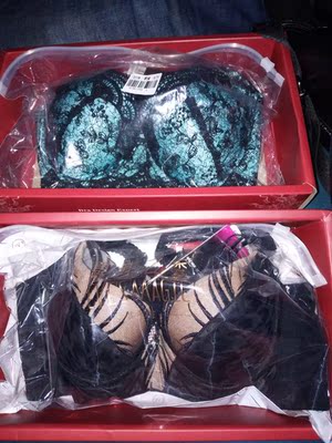 自己上次买了这个款式觉得非常不错，就推荐给朋友了，这次帮朋友买的，她也非常满意，比实体店便宜多了，非常划算！