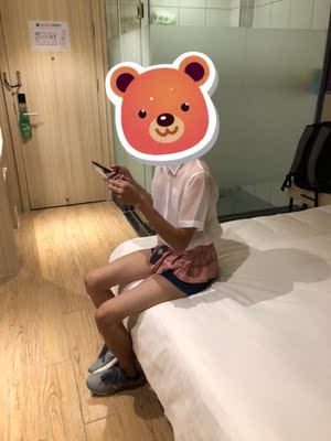 我对象穿着挺好看的&hellip;&hellip;emm&hellip;&hellip;他硬要说自己穿着比我好看&hellip;&hellip;行吧&hellip;&hellip;他腿是比我细&hellip;&hellip;啊对了我是女的我对象是男的