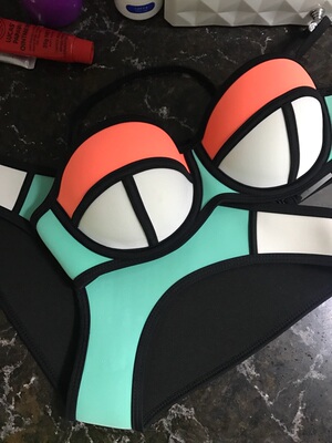 和期待的一样 这个配色也非常好看 皮肤白的可以选择 和期待的一样 这个配色也非常好看 皮肤白的可以选择