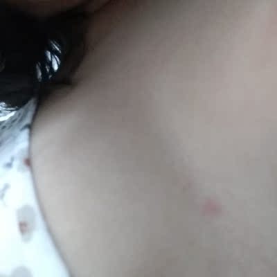 第一次穿副乳完全是挤在外面了，然后腋窝下面的钢圈有点戳着我。痕迹忘记拍照。现在第二天晚上了咪咪中间钢圈戳的红点还没消。估计不会再穿出门了。 第一次穿副乳完全是挤在外面了，然后腋窝下面的钢圈有点戳着我。痕迹忘记拍照。现在第二天晚上了咪咪中间钢圈戳的红点还没消。估计不会再穿出门了。第一次穿副乳完全是挤在外面了，然后腋窝下面的钢圈有点戳着我。痕迹忘记拍照。现在第二天晚上了咪咪中间钢圈戳的红点还没消。估计不会再穿出门了。第一次穿副乳完全是挤在外面了，然后腋窝下面的钢圈有点戳着我。痕迹忘记拍照。现在第二天晚上了咪咪中间钢圈戳的红点还没消。估计不会再穿出门了。