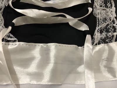 确实是一分钱一分货的东西 但是这个价格来说能买到也是很nice的了 在微博看到的这家店 然后就来逛逛看 确定都很好看 选了一个可爱一点的吧 可能是我有点胖 穿的时候感觉有一点紧 穿上去就好了这种 款式设计还是很好的 虽然有一些小瑕疵但是整体还是很棒的