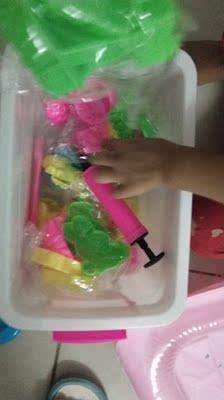 宝贝真心好,这个26.9的比我朋友花35块在拼多多买的强多了,一样五斤沙,100多个磨具,关键我的模具质量好很多,充气垫也好些,沙子不会辨别了 宝贝真心好,这个26.9的比我朋友花35块在拼多多买的强多了,一样五斤沙,100多个磨具,关键我的模具质量好很多,充气垫也好些,沙子不会辨别了