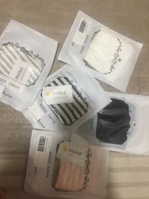 闺蜜推荐的一家店铺 然后就买习惯了 内裤都很舒服哦 内衣无钢圈 薄薄的也太贴身