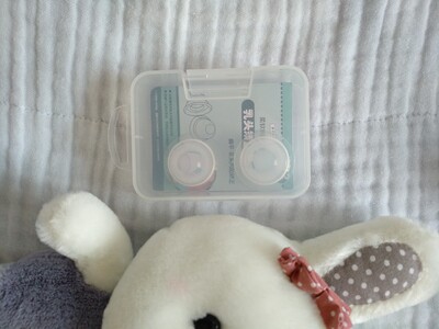 生了孩子之后乳头就凹进去了,听朋友说有矫正乳头的,于是就拍了个试试,卖家发货快,产品精致,效果我觉得不错,这样宝宝比较不会吃不到奶水了,坚持使用希望能矫正好。 生了孩子之后乳头就凹进去了,听朋友说有矫正乳头的,于是就拍了个试试,卖家发货快,产品精致,效果我觉得不错,这样宝宝比较不会吃不到奶水了,坚持使用希望能矫正好。