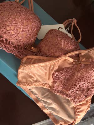 内衣款式好看，质量很满意 舒服