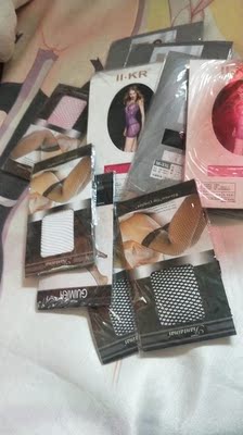 衣服很性感,配套的丝袜也很不错。 衣服很性感,配套的丝袜也很不错。