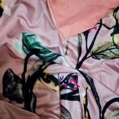 收到货了,挺实惠的衣服穿着舒服,直得够买,朋友也说好看 收到货了,挺实惠的衣服穿着舒服,直得够买,朋友也说好看